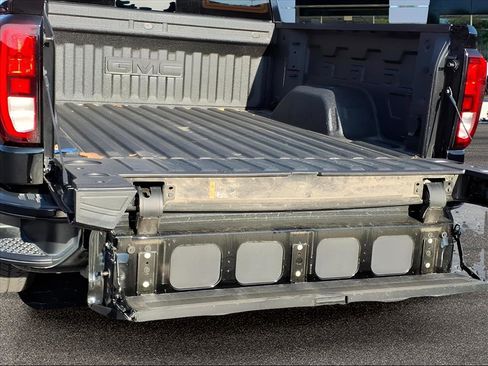 Used 2025 GMC Sierra 1500 Elevation w/ Elevation Premium Package image 18