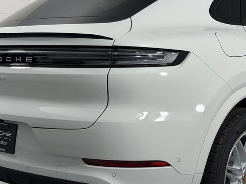 Certified 2026 Porsche Cayenne Coupe AWD/4WD image 13