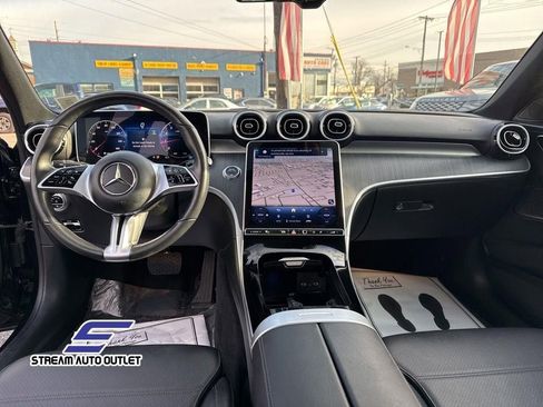 Used 2025 Mercedes-Benz C 300 4MATIC Sedan image 28