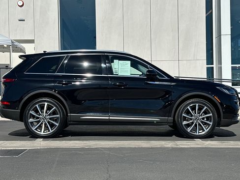 Used 2020 Lincoln Corsair Reserve image 2