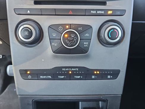 Used 2019 Ford Flex SE image 28