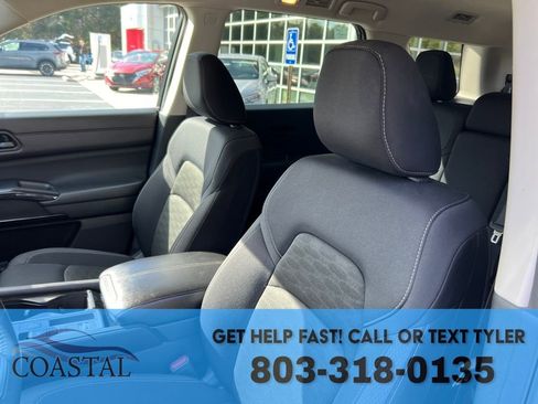 Used 2024 Nissan Pathfinder SV image 9