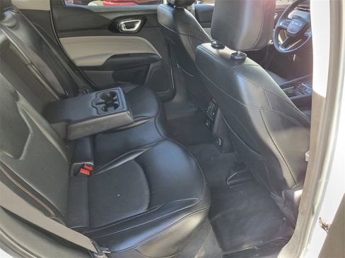Used 2022 Jeep Compass Limited image 18