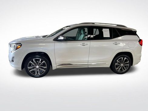 Used 2020 GMC Terrain Denali w/ Denali Premium Package AWD/4WD image 2