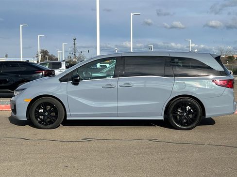 Used 2025 Honda Odyssey Sport-L image 9