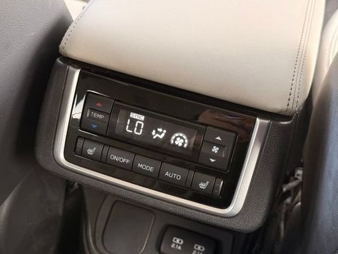 Used 2019 Subaru Ascent Limited w/ Popular Package #3 AWD/4WD image 33