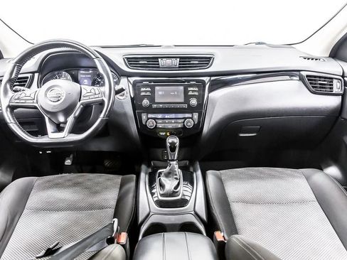 Used 2018 Nissan Rogue Sport SV w/ SV All-Weather Package FWD image 17