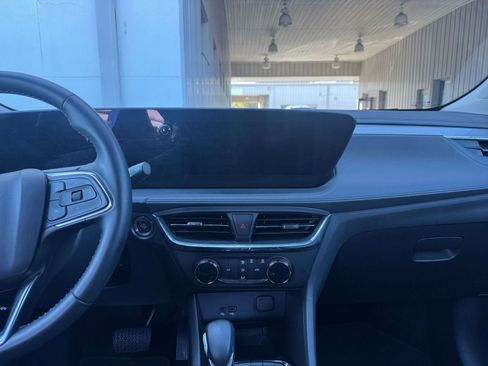 Used 2025 Buick Encore GX Preferred image 18