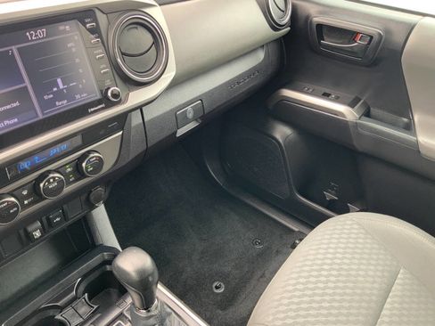 Used 2021 Toyota Tacoma SR5 RWD image 29