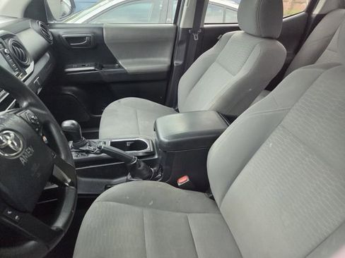 Used 2019 Toyota Tacoma SR RWD image 2