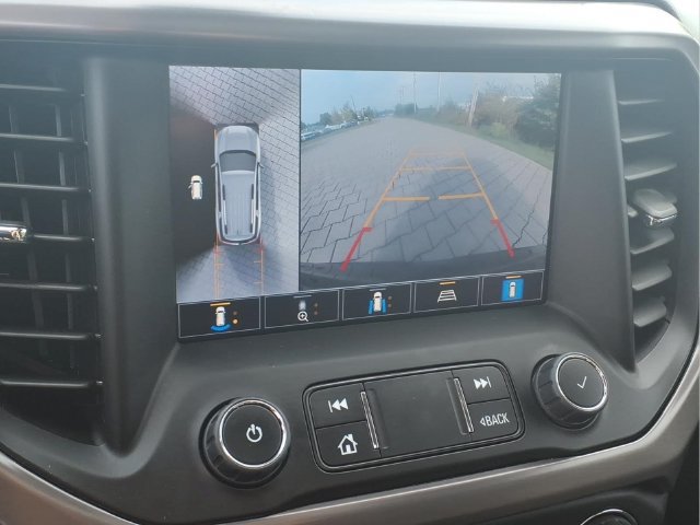 Used 2023 GMC Acadia AT4 w/ Technology Package AWD/4WD image 8