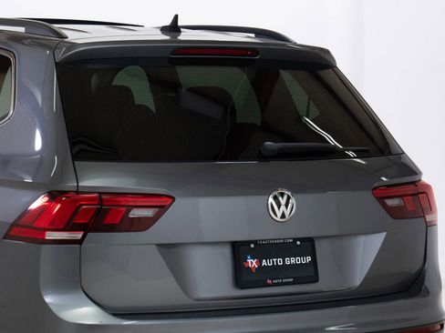 Used 2019 Volkswagen Tiguan SE w/ Panoramic Sunroof Package image 15