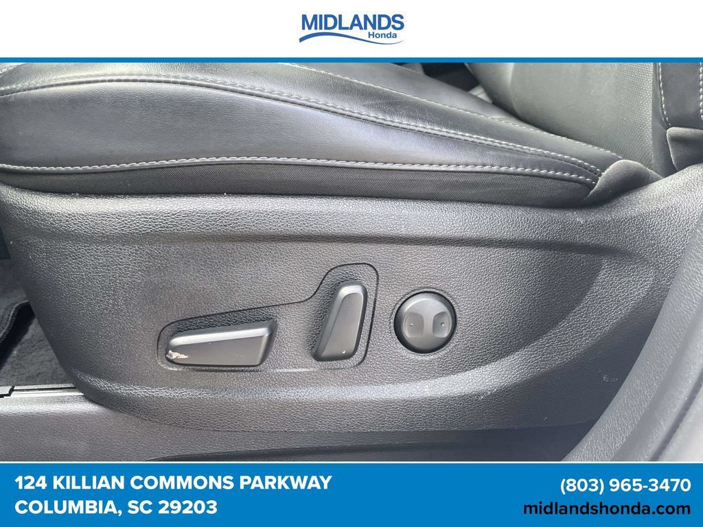 Used 2025 Kia Telluride S FWD image 16