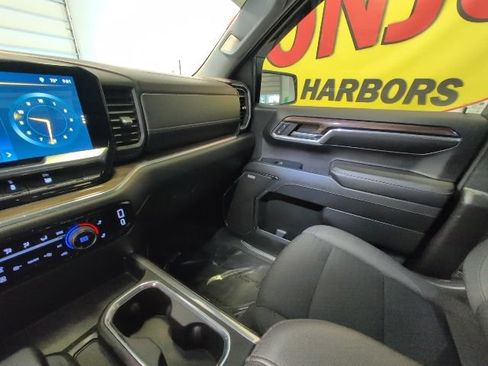 Used 2023 Chevrolet Silverado 1500 RST w/ Convenience Package II AWD/4WD image 29