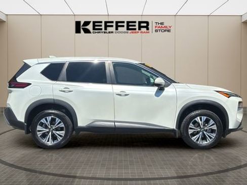 Used 2022 Nissan Rogue SV AWD/4WD image 7