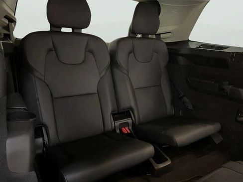 Used 2025 Volvo XC90 B5 Core AWD/4WD image 91