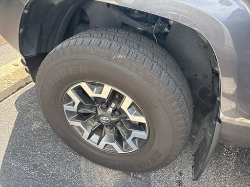Used 2022 Toyota Tacoma SR image 9