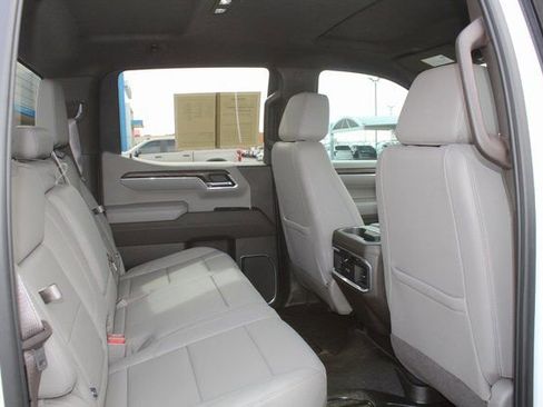 Used 2023 GMC Sierra 1500 SLT image 18