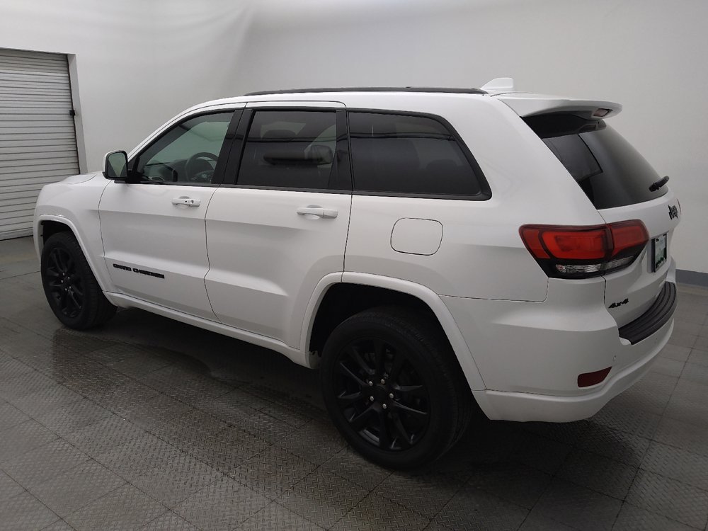 Used 2018 Jeep Grand Cherokee Altitude AWD/4WD image 3
