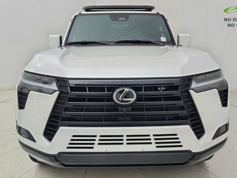 Used 2024 Lexus GX 550 w/ Accessory Package (31) AWD/4WD image 2