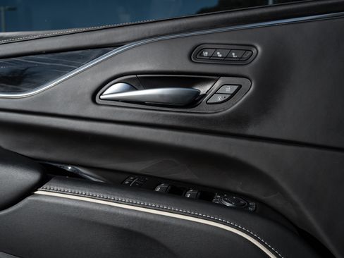 Used 2023 Cadillac Escalade V w/ LPO, ONYX Package image 15