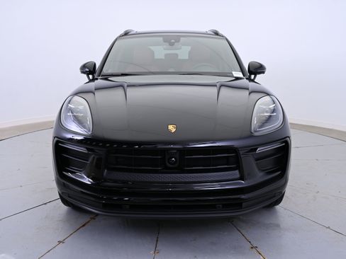 Used 2025 Porsche Macan image 10