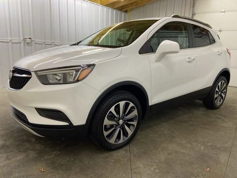 Used 2022 Buick Encore Preferred image 3