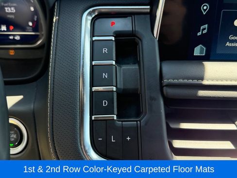 Used 2024 Chevrolet Suburban Premier AWD/4WD image 30