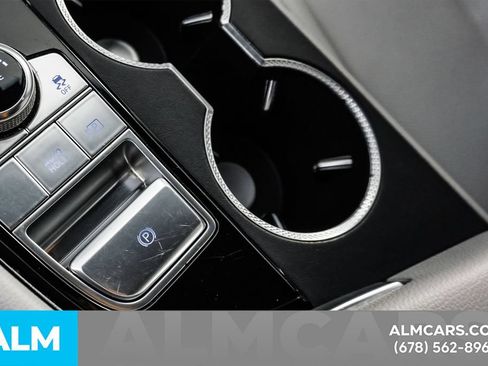 Used 2025 Genesis G70 2.5T AWD/4WD image 43