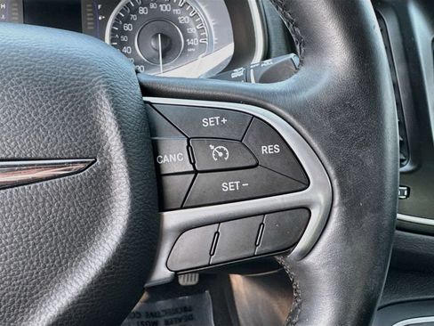 Used 2015 Chrysler 200 Limited w/ Convenience Group FWD image 9