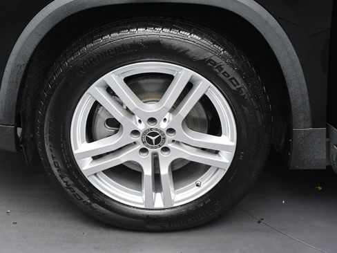 Used 2022 Mercedes-Benz GLA 250 4MATIC w/ Premium Package image 35