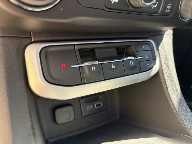Certified 2023 GMC Acadia SLT w/ Elevation Edition AWD/4WD image 16