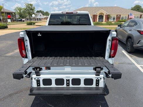 Used 2023 GMC Sierra 1500 AT4 AWD/4WD image 9