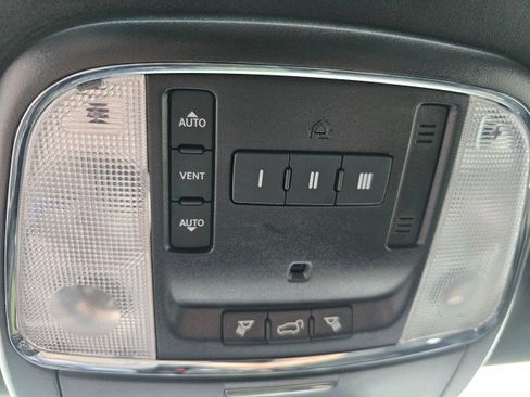 Used 2020 Dodge Durango R/T w/ Technology Group image 43