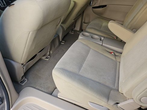 Used 2012 Nissan Quest S FWD image 30