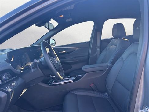 Used 2025 Buick Envista Sport Touring w/ Convenience I Package image 9