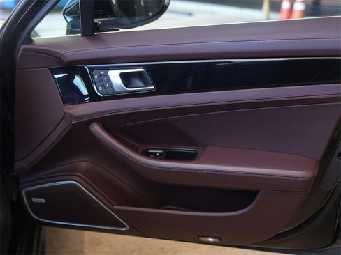 Certified 2022 Porsche Panamera 4S w/ Premium Package image 39