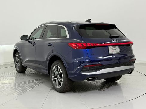 Certified 2025 Audi Q5 Premium w/ Convenience Package AWD/4WD image 3