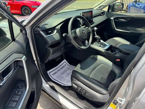 Used 2020 Toyota RAV4 Limited AWD/4WD image 11