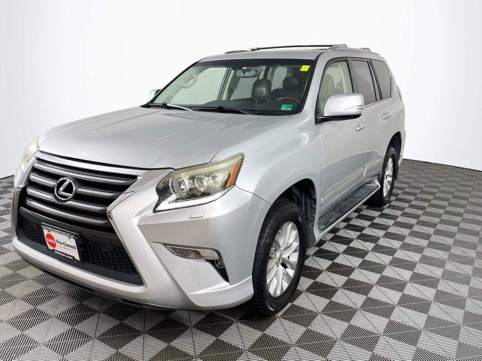 Used 2015 Lexus GX 460 w/ Premium Package AWD/4WD image 3