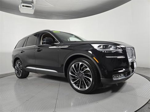 Certified 2023 Lincoln Aviator Reserve w/ Equipment Group 201A image 2
