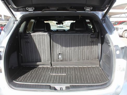 Used 2021 Toyota Highlander XSE image 7