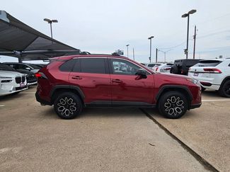 Used 2020 Toyota RAV4 LE video 4