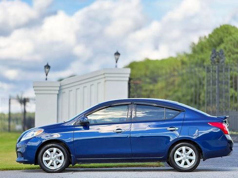 Used 2014 Nissan Versa SV w/ Convenience Package FWD image 7