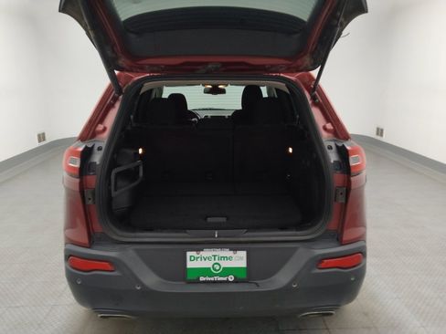 Used 2017 Jeep Cherokee Latitude w/ Comfort/Convenience Group AWD/4WD image 29