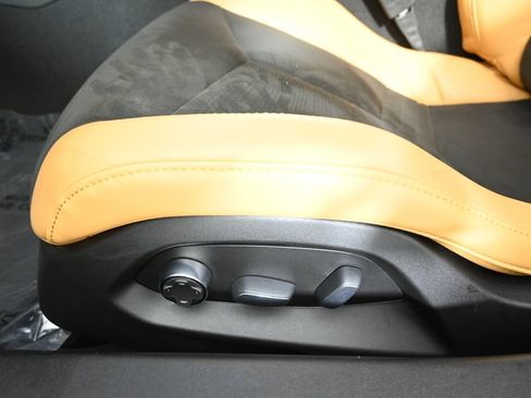 Used 2021 Chevrolet Corvette Stingray Preferred Cpe w/ Z51 Performance Package RWD image 23