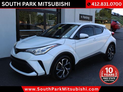 Used 2021 Toyota C-HR XLE FWD image 2