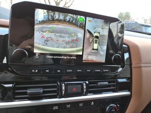 New 2025 Nissan Pathfinder Platinum image 30