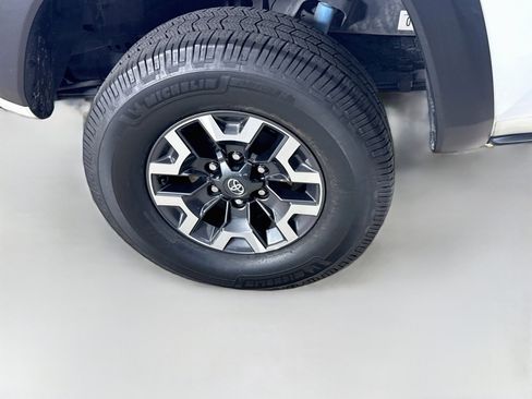 Used 2021 Toyota Tacoma TRD Off-Road w/ Technology Package RWD image 35