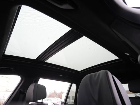 Used 2022 BMW X7 M50i w/ Dynamic Handling Package image 19